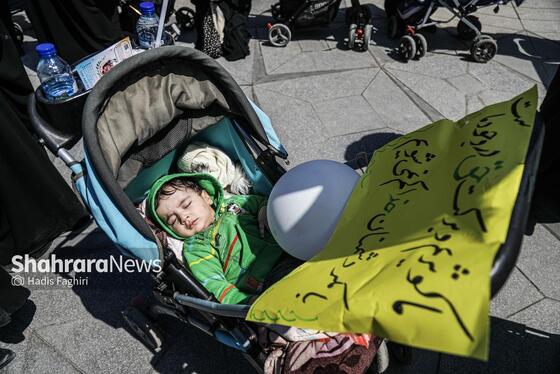 گزارش تصویری| راهپیمایی کالسکه سواران در اربعین رهبر شهید انقلاب در مشهد