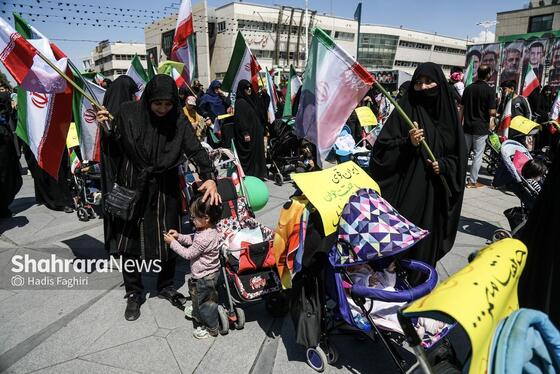 گزارش تصویری| راهپیمایی کالسکه سواران در اربعین رهبر شهید انقلاب در مشهد