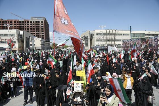 گزارش تصویری| راهپیمایی کالسکه سواران در اربعین رهبر شهید انقلاب در مشهد