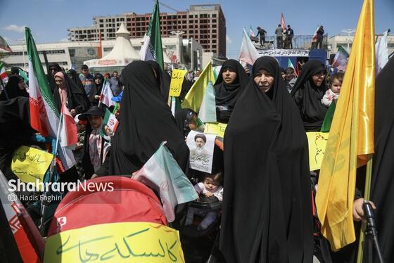 گزارش تصویری| راهپیمایی کالسکه سواران در اربعین رهبر شهید انقلاب در مشهد