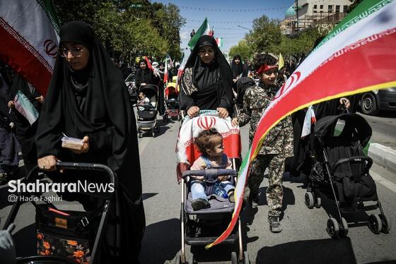 گزارش تصویری| راهپیمایی کالسکه سواران در اربعین رهبر شهید انقلاب در مشهد