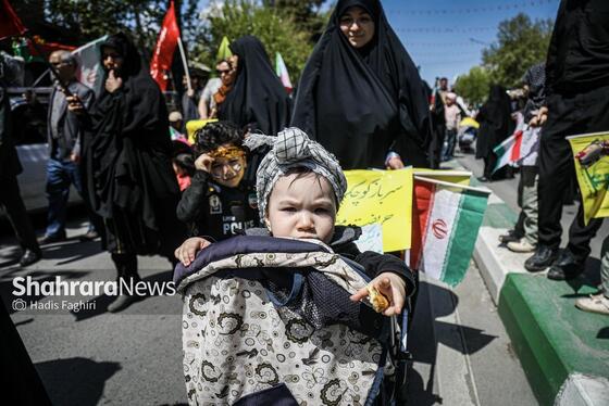 گزارش تصویری| راهپیمایی کالسکه سواران در اربعین رهبر شهید انقلاب در مشهد