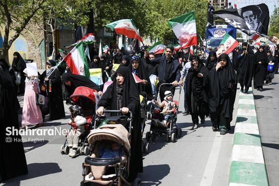 گزارش تصویری| راهپیمایی کالسکه سواران در اربعین رهبر شهید انقلاب در مشهد