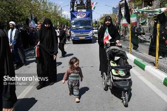 گزارش تصویری| راهپیمایی کالسکه سواران در اربعین رهبر شهید انقلاب در مشهد