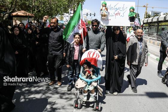 گزارش تصویری| راهپیمایی کالسکه سواران در اربعین رهبر شهید انقلاب در مشهد