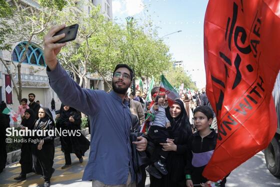 گزارش تصویری| راهپیمایی کالسکه سواران در اربعین رهبر شهید انقلاب در مشهد