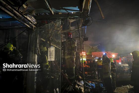 گزارش تصویری | اطفای حریق در بازار گل مشهد