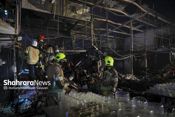 گزارش تصویری | اطفای حریق در بازار گل مشهد
