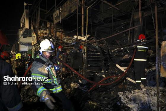 گزارش تصویری | اطفای حریق در بازار گل مشهد