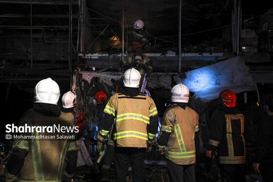 گزارش تصویری | اطفای حریق در بازار گل مشهد