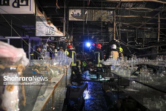 گزارش تصویری | اطفای حریق در بازار گل مشهد