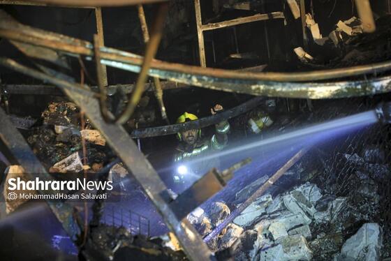 گزارش تصویری | اطفای حریق در بازار گل مشهد