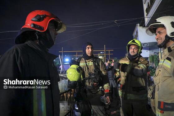 گزارش تصویری | اطفای حریق در بازار گل مشهد