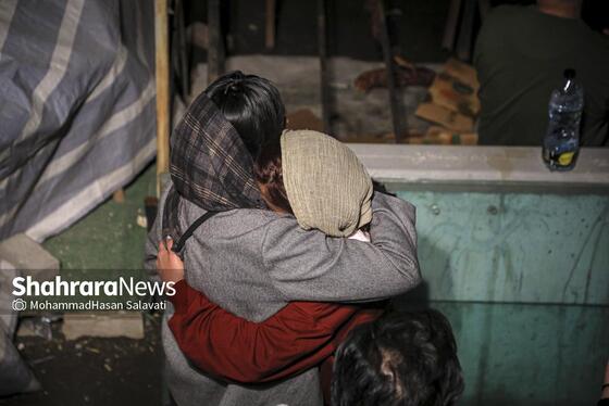 گزارش تصویری | اطفای حریق در بازار گل مشهد