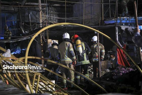 گزارش تصویری | اطفای حریق در بازار گل مشهد