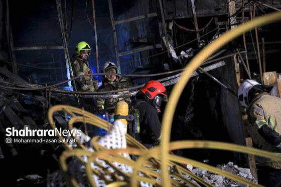 گزارش تصویری | اطفای حریق در بازار گل مشهد