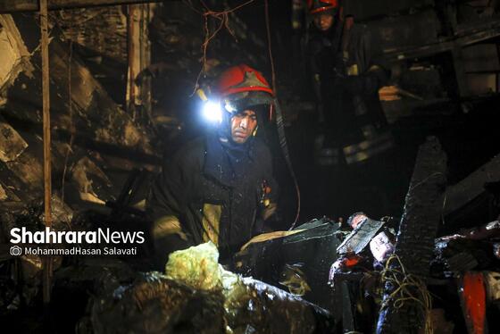 گزارش تصویری | اطفای حریق در بازار گل مشهد