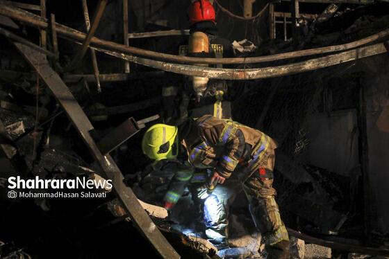 گزارش تصویری | اطفای حریق در بازار گل مشهد