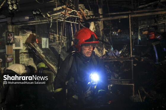 گزارش تصویری | اطفای حریق در بازار گل مشهد