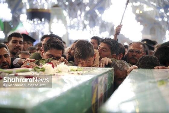 گزارش تصویری |  وداع با پیکر مطهر ۵ شهید خراسانی حمله آمریکایی-صهیونی در حرم مطهر رضوی