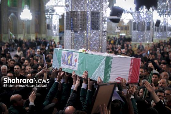 گزارش تصویری |  وداع با پیکر مطهر ۵ شهید خراسانی حمله آمریکایی-صهیونی در حرم مطهر رضوی