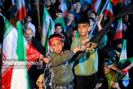 گزارش تصویری | چهل‌ودومین شب ایستادگی مردم در خیابان و تشییع پیکر یک شهید جنگ رمضان در مشهد