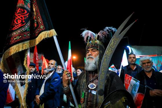 گزارش تصویری | چهل‌ودومین شب ایستادگی مردم در خیابان و تشییع پیکر یک شهید جنگ رمضان در مشهد
