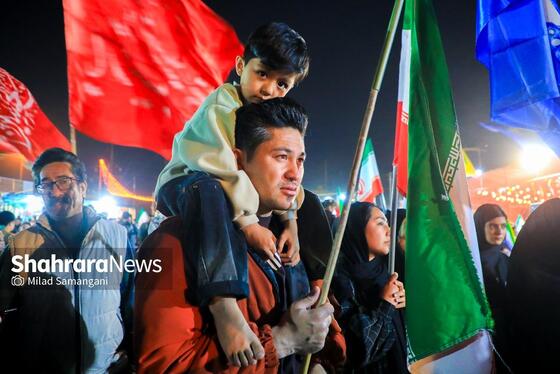 گزارش تصویری | چهل‌ودومین شب ایستادگی مردم در خیابان و تشییع پیکر یک شهید جنگ رمضان در مشهد