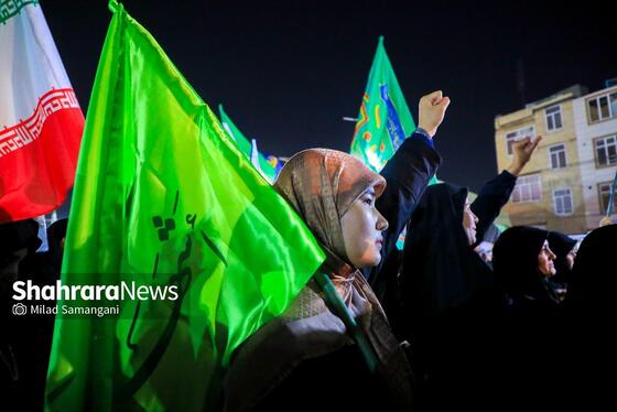 گزارش تصویری | چهل‌ودومین شب ایستادگی مردم در خیابان و تشییع پیکر یک شهید جنگ رمضان در مشهد