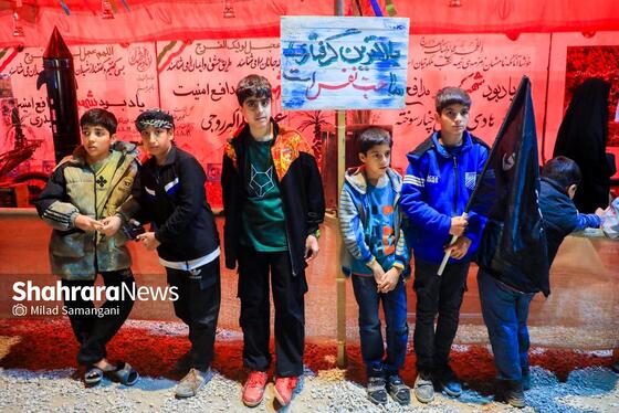 گزارش تصویری | چهل‌ودومین شب ایستادگی مردم در خیابان و تشییع پیکر یک شهید جنگ رمضان در مشهد