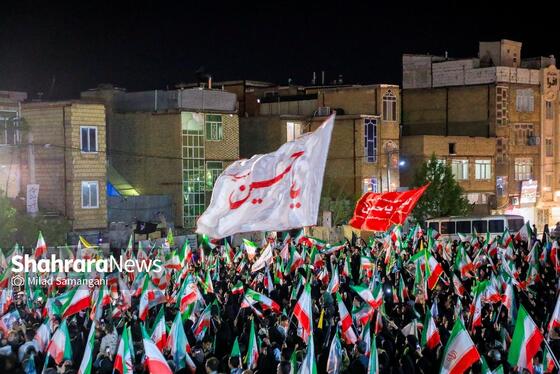 گزارش تصویری | چهل‌ودومین شب ایستادگی مردم در خیابان و تشییع پیکر یک شهید جنگ رمضان در مشهد