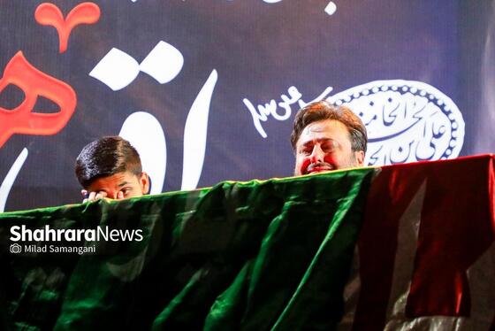 گزارش تصویری | چهل‌ودومین شب ایستادگی مردم در خیابان و تشییع پیکر یک شهید جنگ رمضان در مشهد