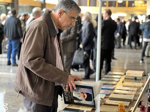 گزارش تصویری | برگزاری آیین سوگ شهادت «امین ملت ایران» به یاد رهبر شهید انقلاب با حضور هنرمندان