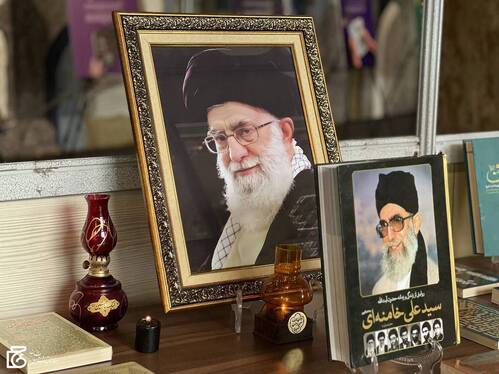 گزارش تصویری | برگزاری آیین سوگ شهادت «امین ملت ایران» به یاد رهبر شهید انقلاب با حضور هنرمندان