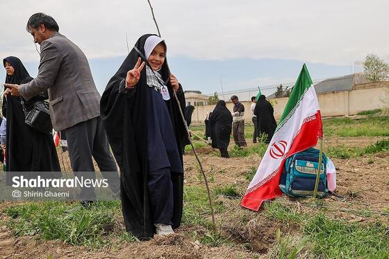 گزارش تصویری | طرح کاشت نهال به یاد دانش آموزان شهید مدرسه میناب