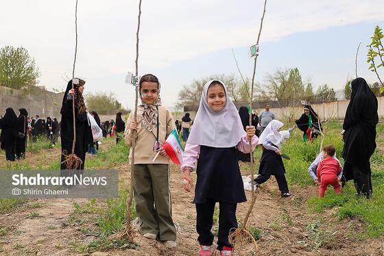 گزارش تصویری | طرح کاشت نهال به یاد دانش آموزان شهید مدرسه میناب