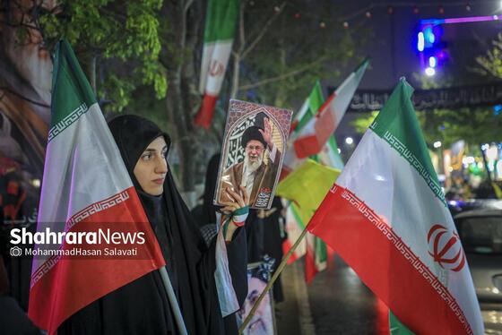 گزارش تصویری | موج چهل و ششم حضور حماسی مردم مشهد زیر باران رحمت الهی