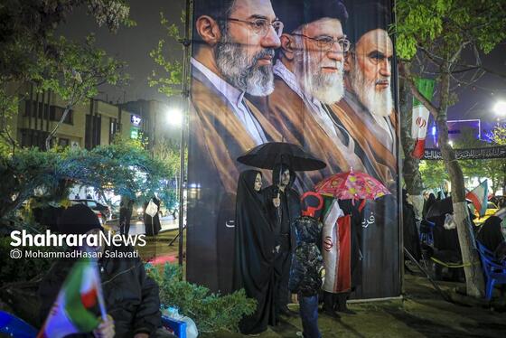 گزارش تصویری | موج چهل و ششم حضور حماسی مردم مشهد زیر باران رحمت الهی