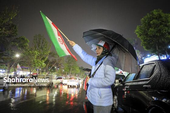 گزارش تصویری | موج چهل و ششم حضور حماسی مردم مشهد زیر باران رحمت الهی