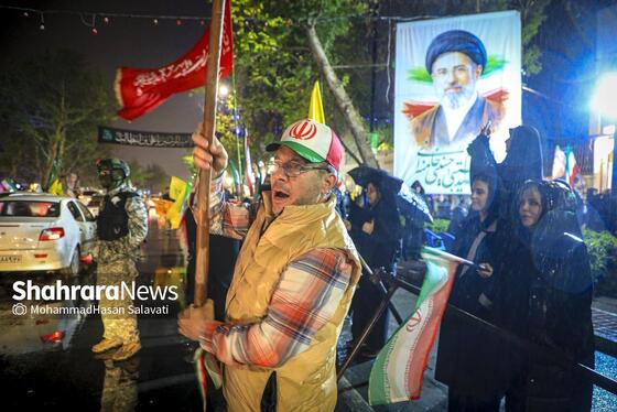 گزارش تصویری | موج چهل و ششم حضور حماسی مردم مشهد زیر باران رحمت الهی