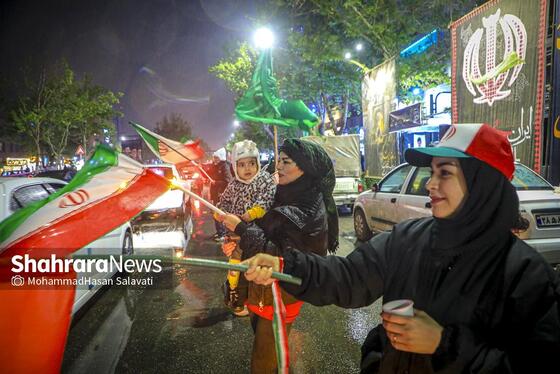 گزارش تصویری | موج چهل و ششم حضور حماسی مردم مشهد زیر باران رحمت الهی