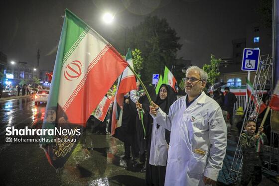 گزارش تصویری | موج چهل و ششم حضور حماسی مردم مشهد زیر باران رحمت الهی