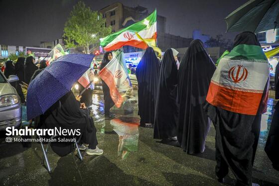 گزارش تصویری | موج چهل و ششم حضور حماسی مردم مشهد زیر باران رحمت الهی