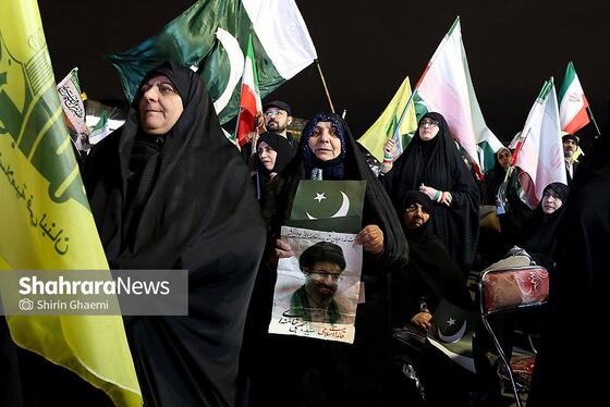 گزارش تصویری | چهل و هفتمین شب حضور حماسی مردم در خیابان | همبستگی پاکستانی های مقیم مشهد با ملت ایران