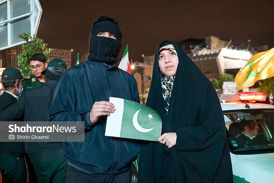 گزارش تصویری | چهل و هفتمین شب حضور حماسی مردم در خیابان | همبستگی پاکستانی های مقیم مشهد با ملت ایران