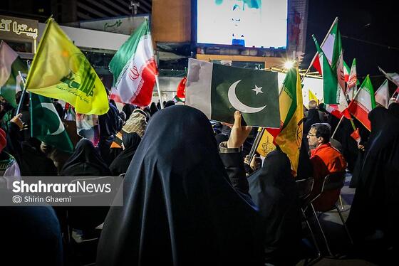 گزارش تصویری | چهل و هفتمین شب حضور حماسی مردم در خیابان | همبستگی پاکستانی های مقیم مشهد با ملت ایران