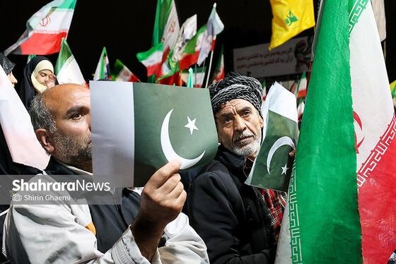 گزارش تصویری | چهل و هفتمین شب حضور حماسی مردم در خیابان | همبستگی پاکستانی های مقیم مشهد با ملت ایران