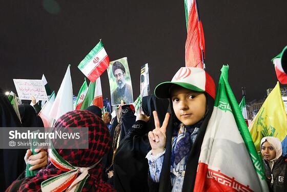 گزارش تصویری | چهل و هفتمین شب حضور حماسی مردم در خیابان | همبستگی پاکستانی های مقیم مشهد با ملت ایران