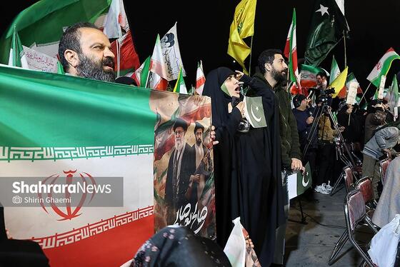 گزارش تصویری | چهل و هفتمین شب حضور حماسی مردم در خیابان | همبستگی پاکستانی های مقیم مشهد با ملت ایران