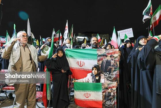 گزارش تصویری | چهل و هفتمین شب حضور حماسی مردم در خیابان | همبستگی پاکستانی های مقیم مشهد با ملت ایران